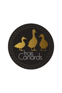 </p>
<p style="text-align:center">Trois Canards</p>
<p>